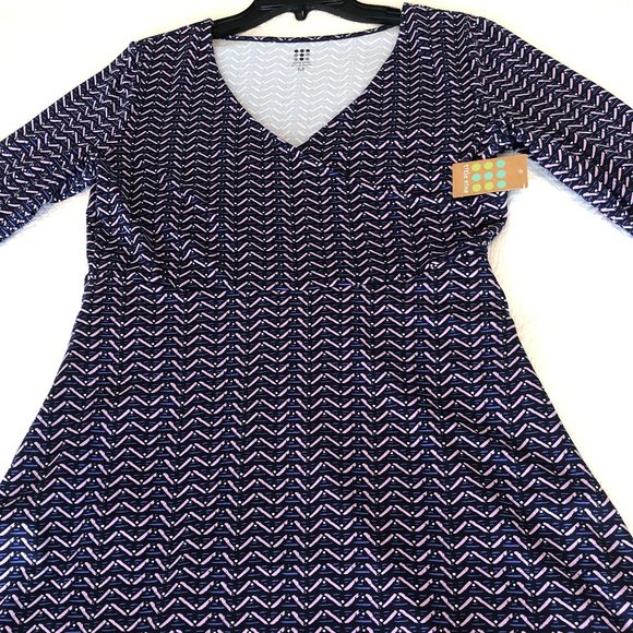 Wrap Front Dress Size M 3/4 Sleeves Stretch Travel Favorite - Picture 3 of 11